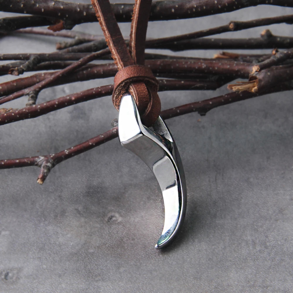 Never Fade Wolf Fang Tooth Spike Pendant Necklace Men Women Animal Tooth Leather Rope Necklace Fashion Fitness Jewelry
