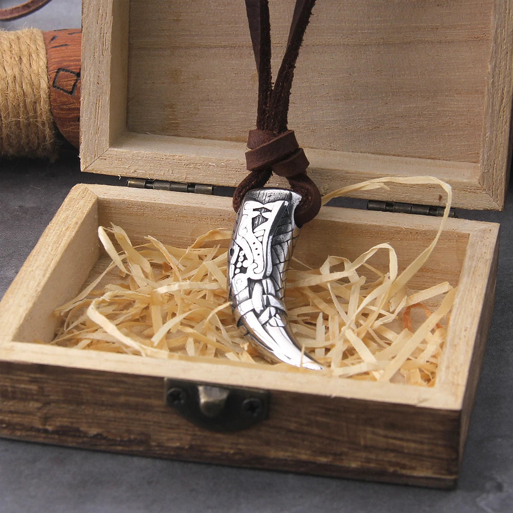 Never Fade Wolf Fang Tooth Spike Pendant Necklace Men Women Animal Tooth Leather Rope Necklace Fashion Fitness Jewelry
